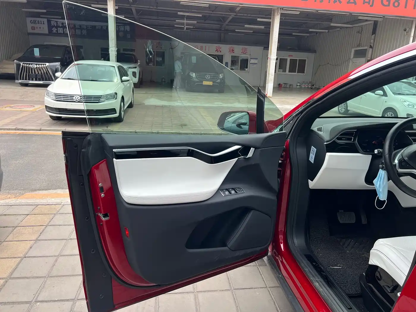 TESLA MODEL X