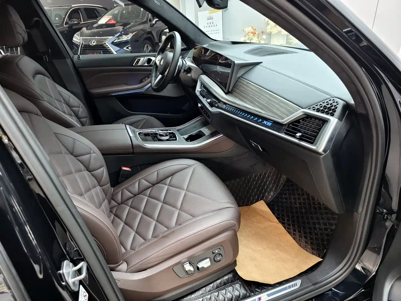 BMW X5 2023 xDrive 40Li M Sport Black Night Package фото 6