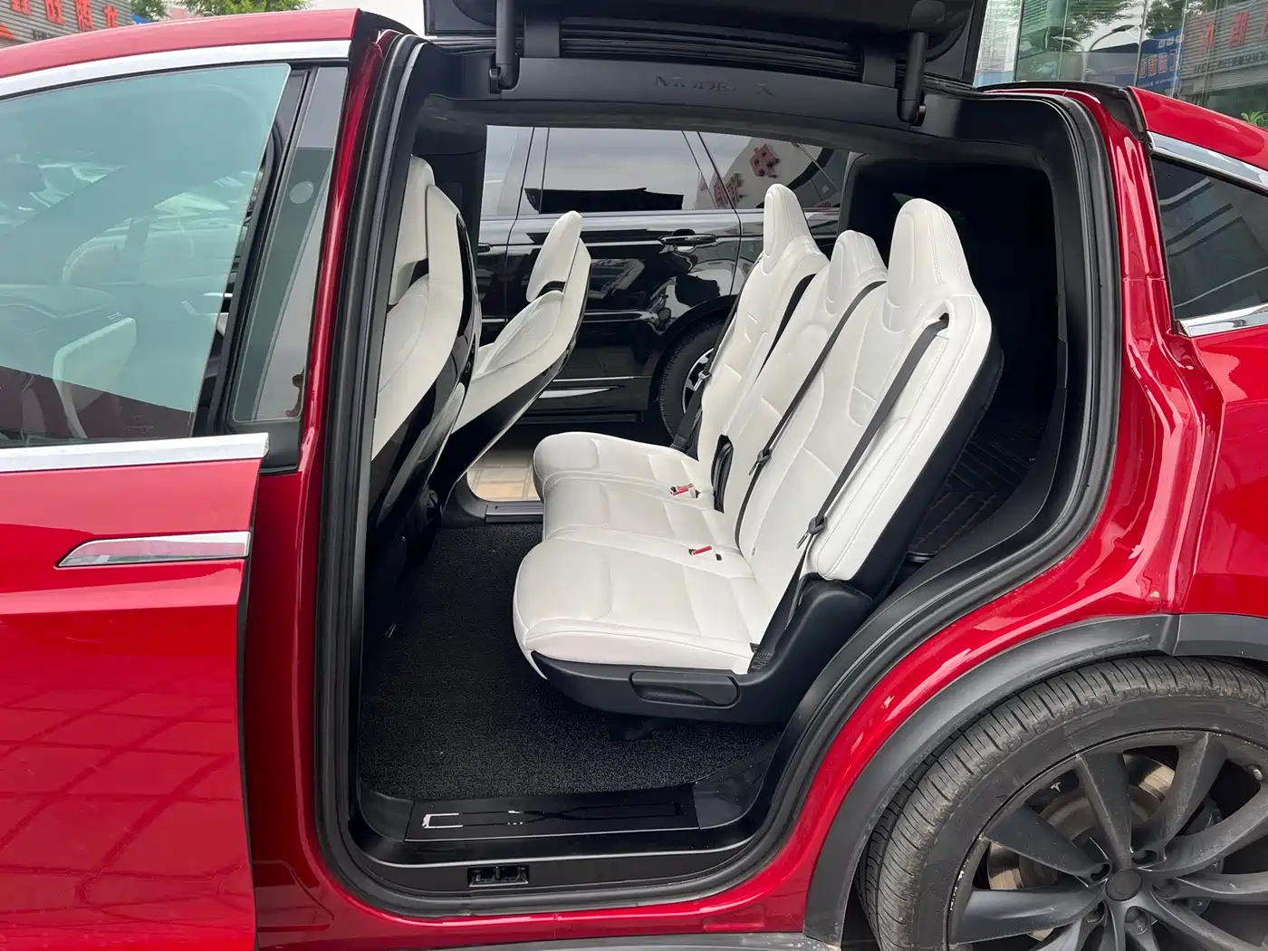 TESLA MODEL X