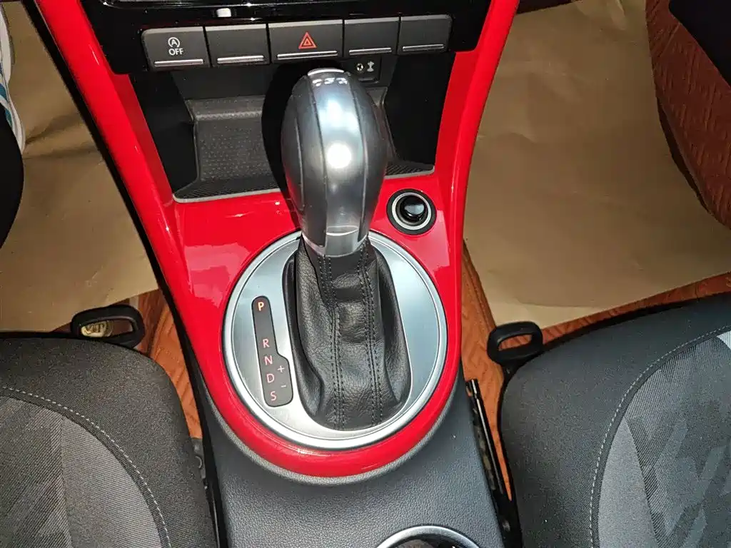 Volkswagen Beetle 2018 180TSI Easy Joy Edition фото 10