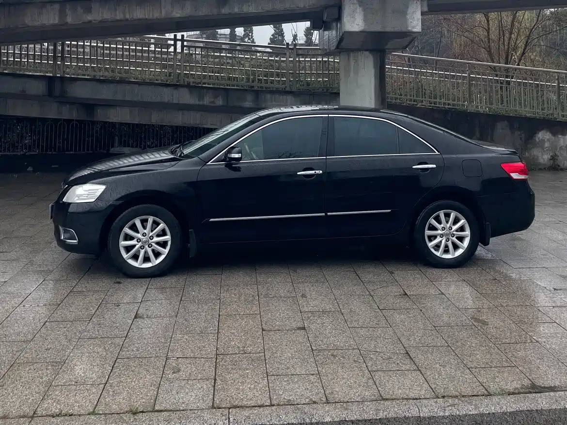 Toyota Camry 2011 240G Classic Anniversary Edition фото 5