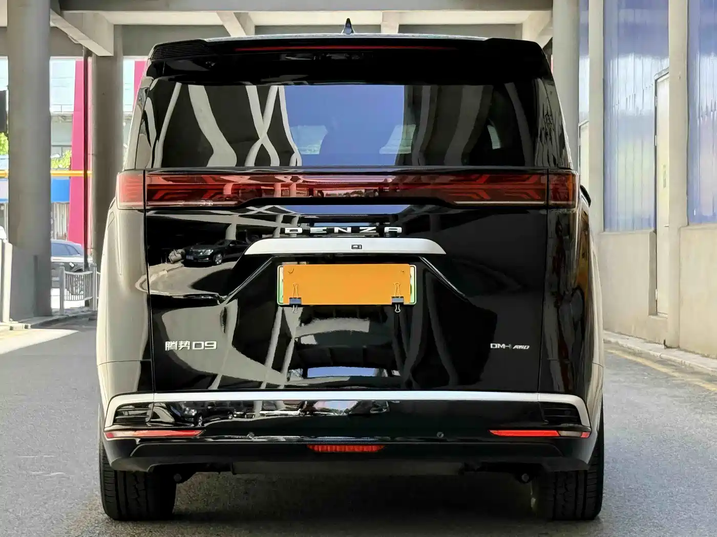 Denza D9 2024 DM-i 980 AWD Premium фото 5