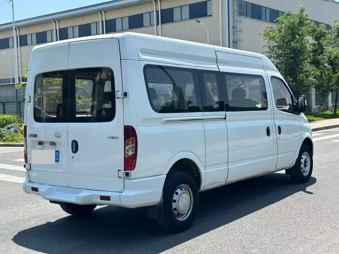 SAIC Maxus Xintu V80 2016 2.5T Manual Aoyun Tong China IV Long Wheelbase Medium Roof 7-seater фото 3