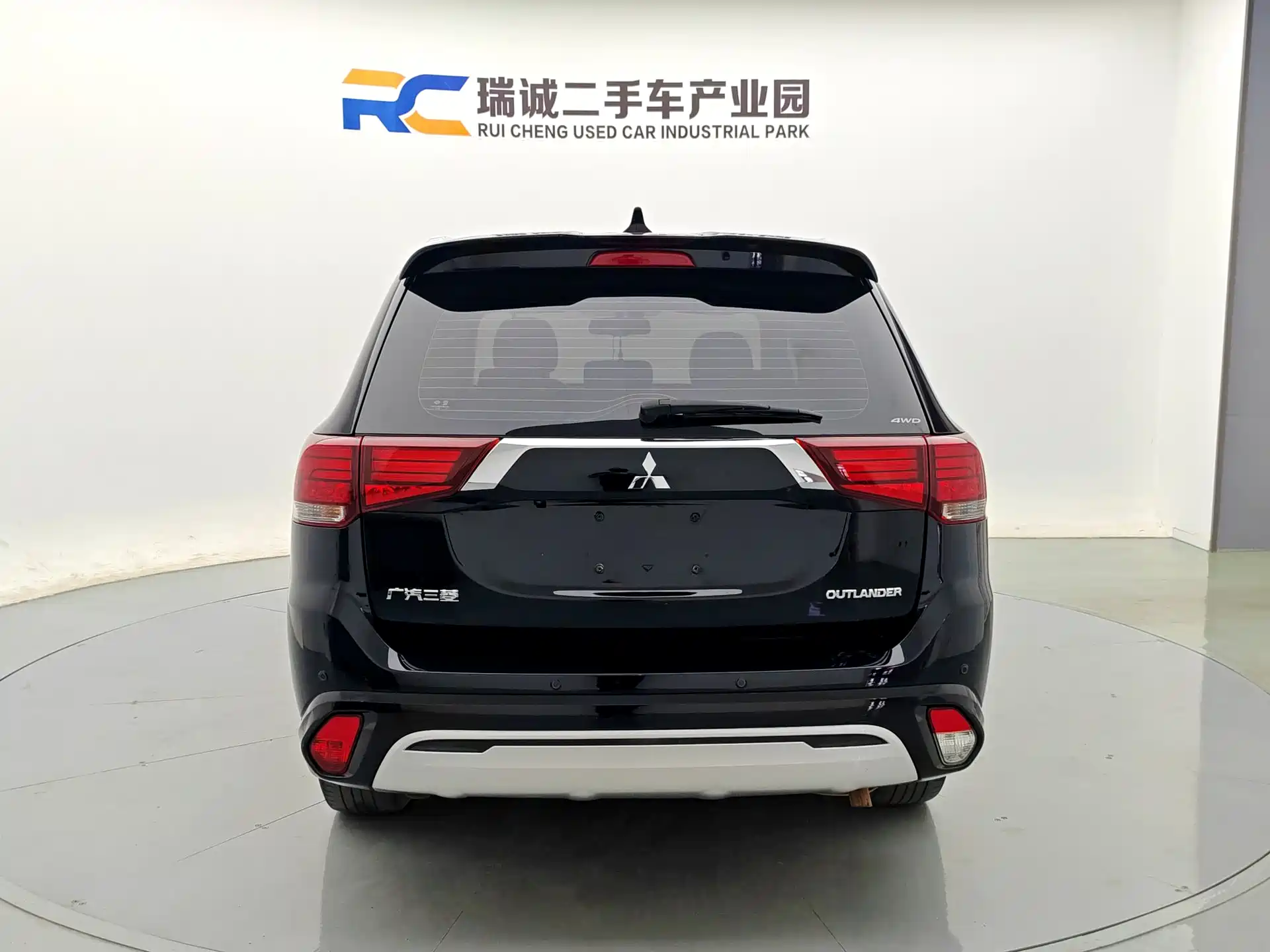 Фото 4 - Mitsubishi Outlander