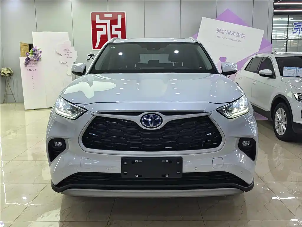 Toyota Highlander 2022 Hybrid 2.5L 4WD Luxury 7-Seater фото 2