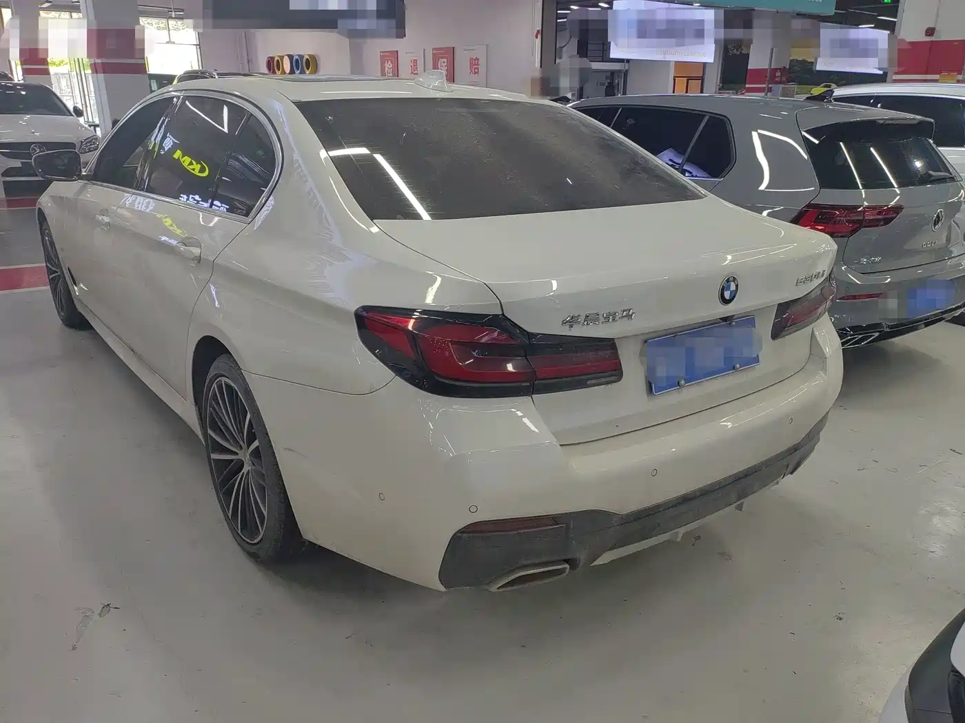 Photo 8 - BMW 5 Series