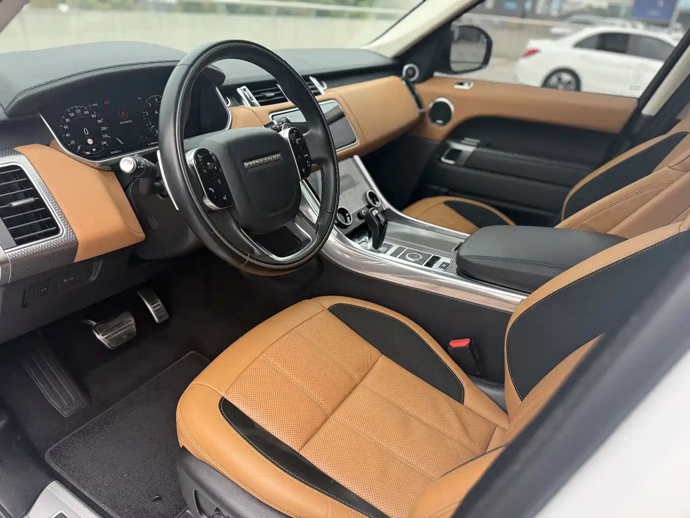 Land Rover Range Rover Sport 2022 3.0 L6 Gloss Black Edition фото 6