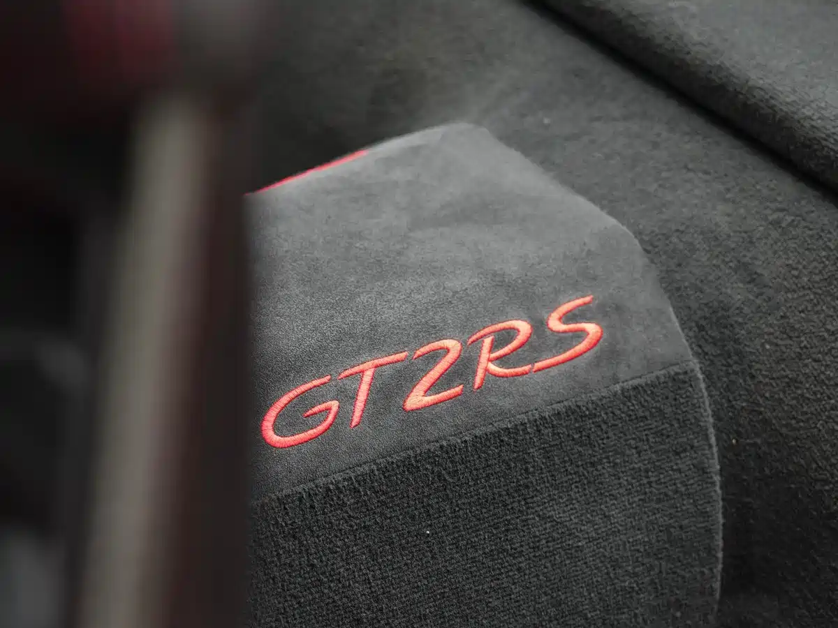 Porsche 911 2018 GT2 RS 3.8T фото 12