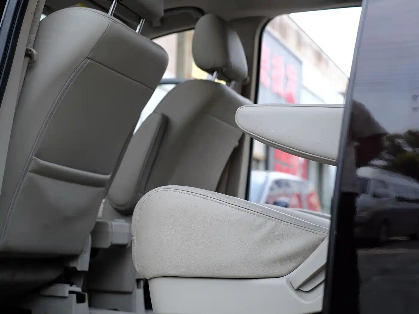 Mazda 8 2012 2011 Model 2.3L Premium Edition