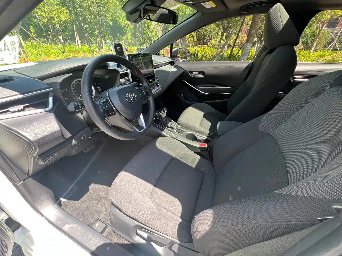 Toyota Levin 2021 Dual Engine 1.8H E-CVT Luxury Edition фото 7