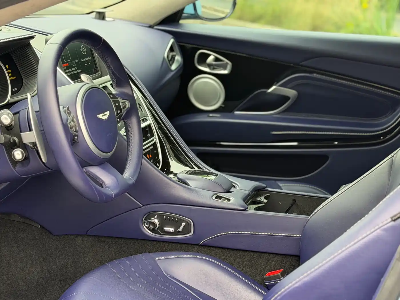 Aston Martin DB11 2019 Model 4.0T V8 Coupe фото 9
