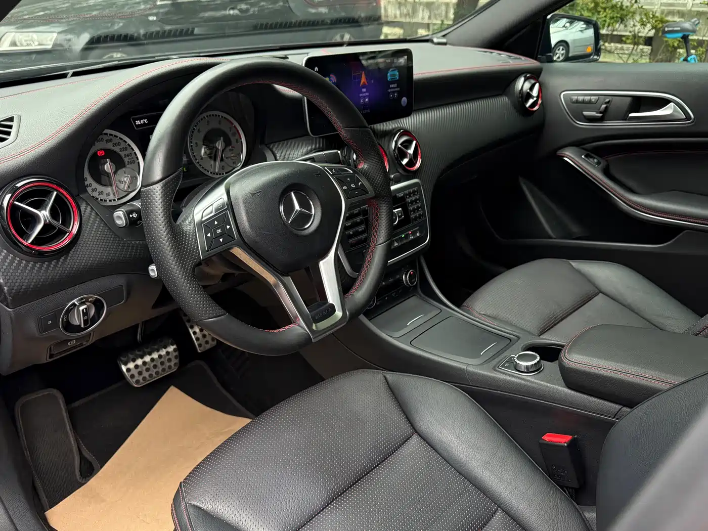 Mercedes-Benz A-Class (Import) 2016 A 260 Sport фото 7