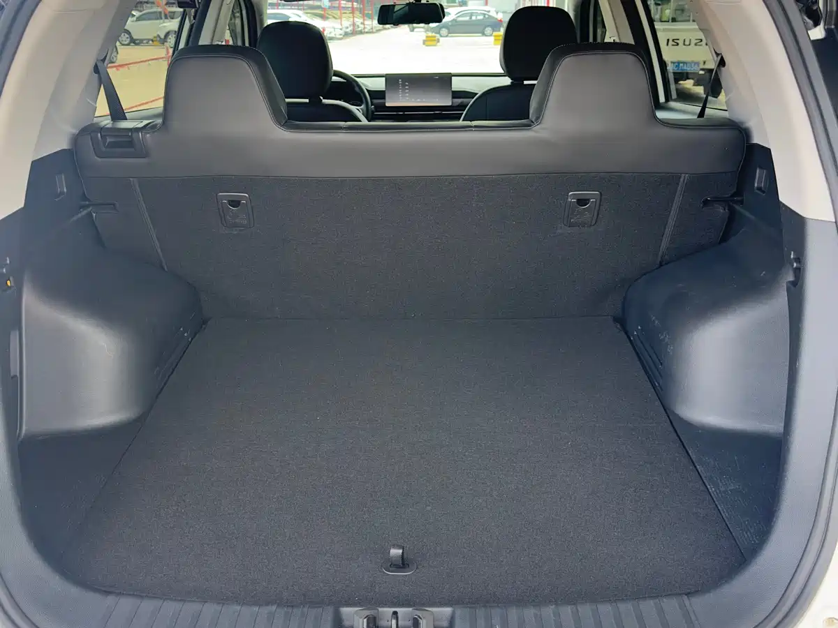 Photo 9 - Geely Emgrand X6