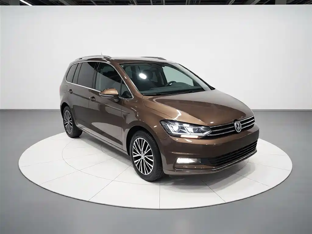 Volkswagen Touran 2016 Touran L 280TSI DSG Luxury фото 4