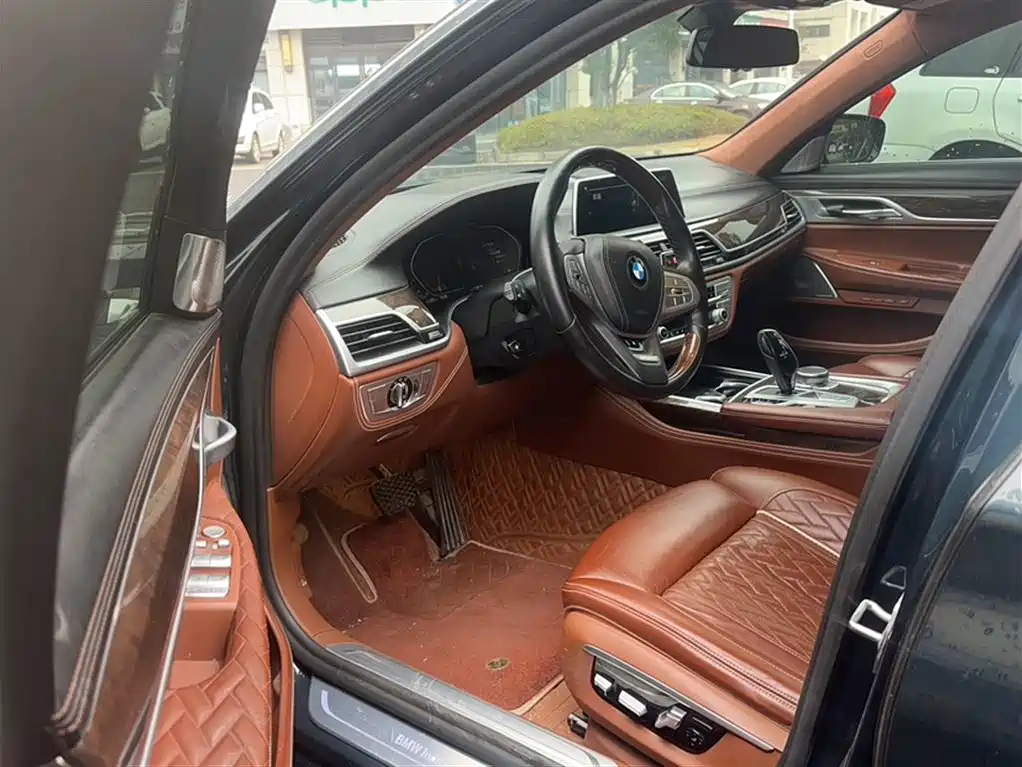 BMW 7 Series 2019 Facelift 740Li xDrive Executive Luxury Package фото 20