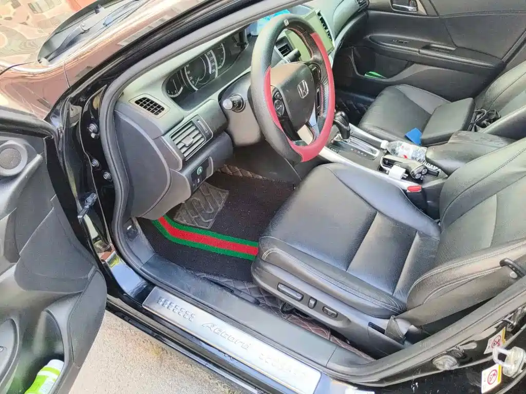 Фото 8 - Honda Accord