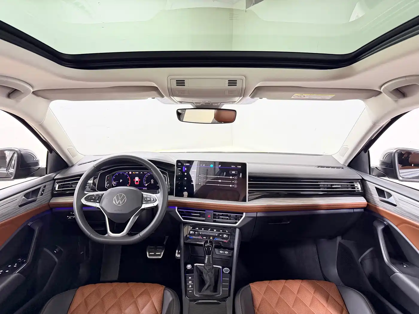 Volkswagen Sagitar 2023 280TSI DSG Surpass Plus Edition фото 11