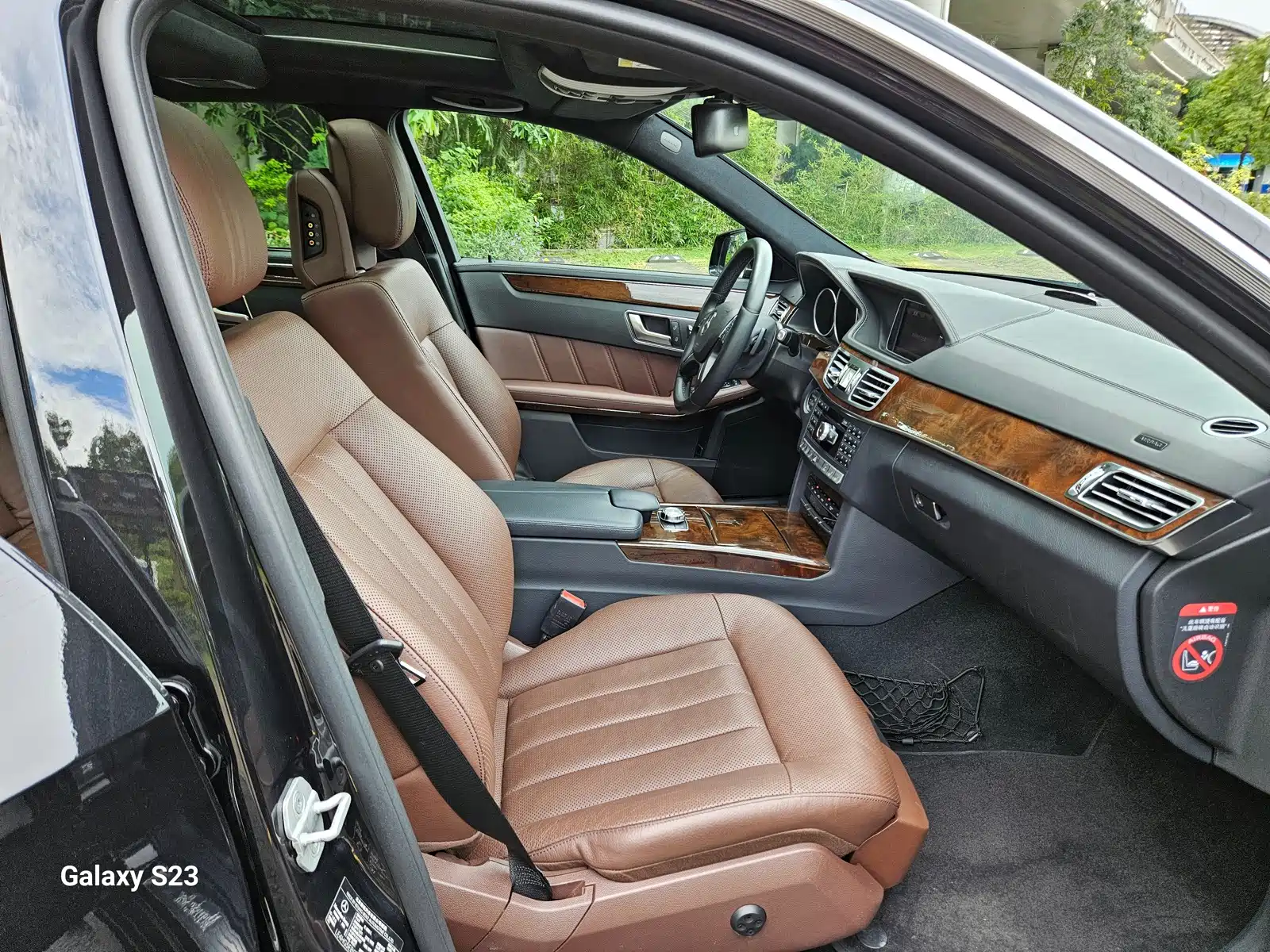 صورة 13 - Mercedes-Benz E-Class