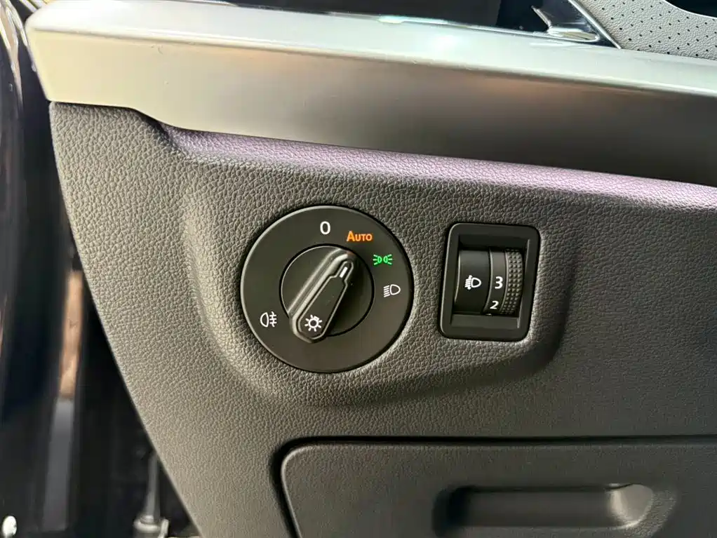 Volkswagen Lavida 2023 280TSI DSG Starlight Comfort Edition фото 11