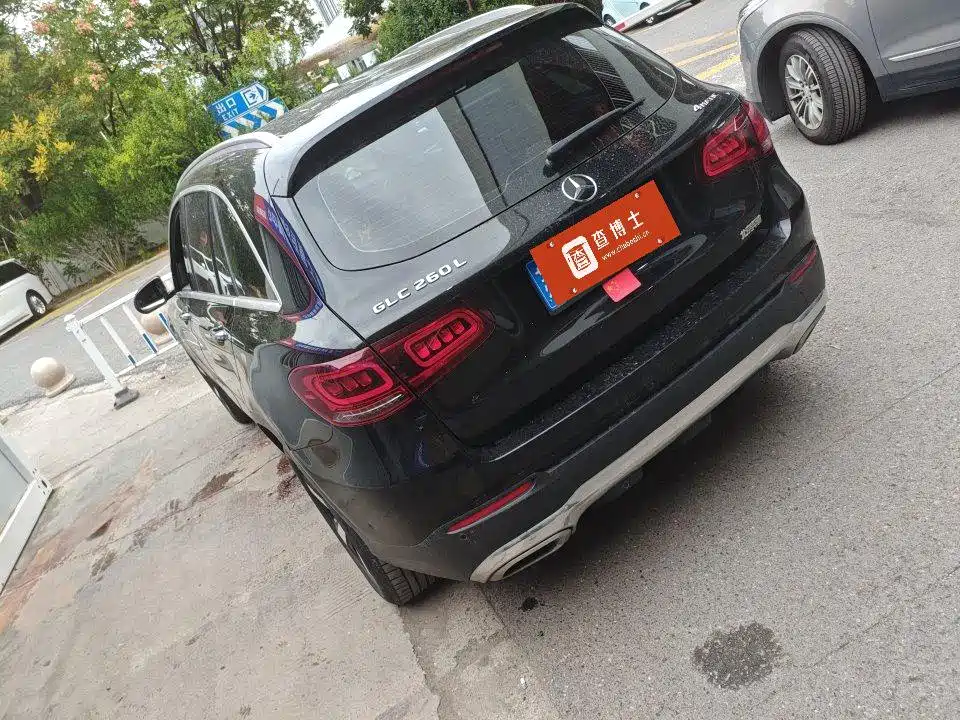 Фото 4 - Mercedes-Benz GLC