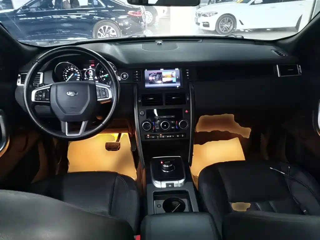 Land Rover Discovery Sport 2017 2.0T Cool Black Limited Edition фото 10