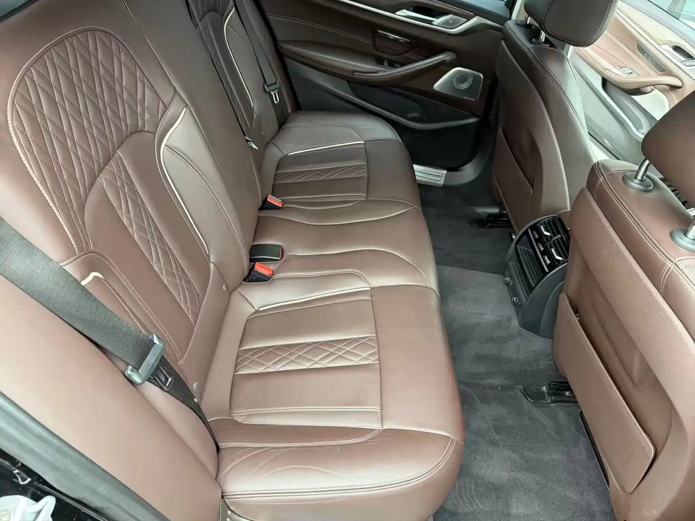 BMW 5 Series 2019 530Li Premium Luxury Package фото 9