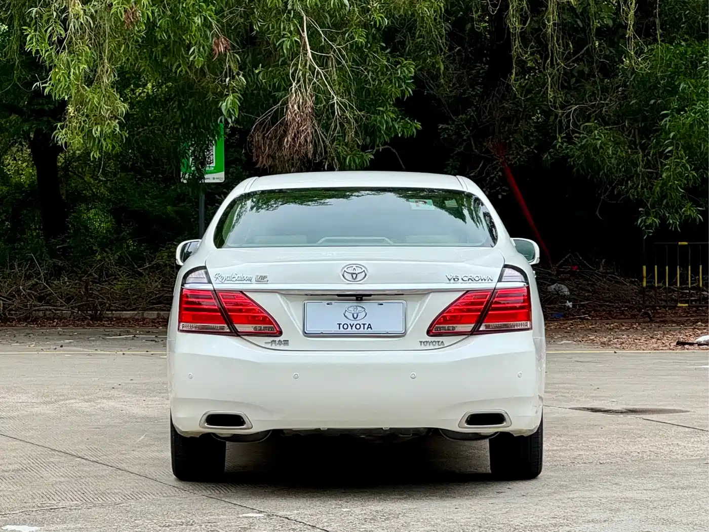 Toyota Crown 2012 2.5L Royal Leather Edition фото 23