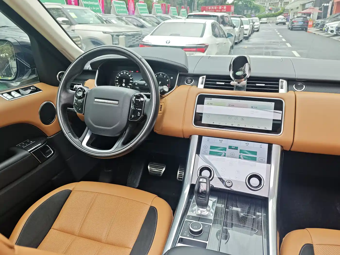 Land Rover Range Rover Sport 2022 3.0 L6 Gloss Black Edition фото 11