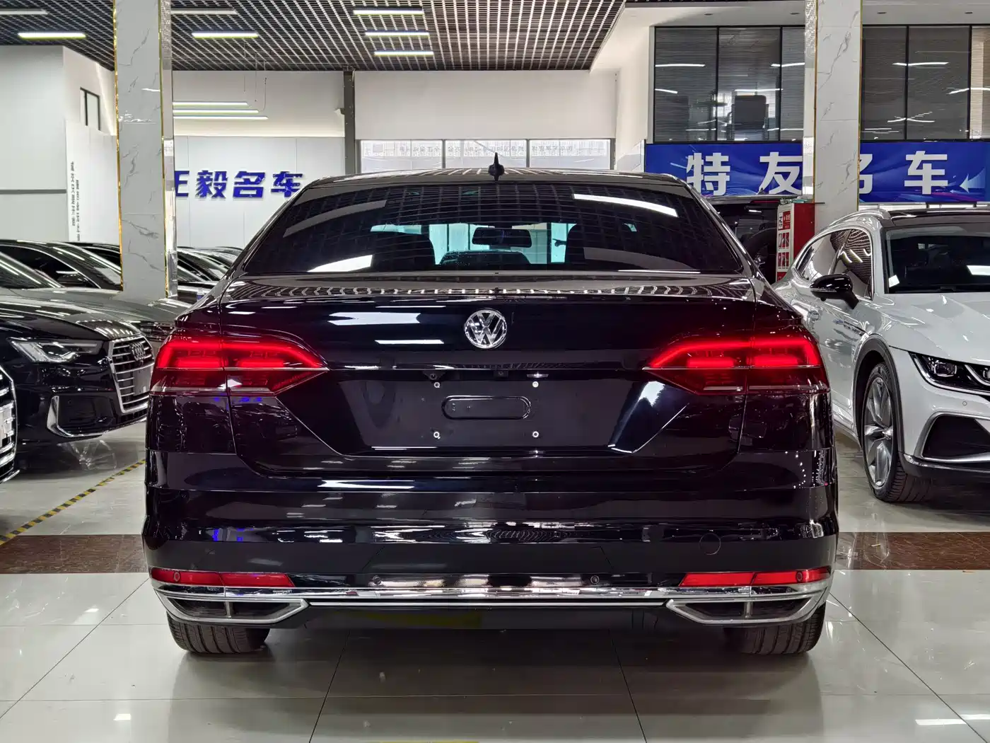 Volkswagen Phideon 2018 Facelift 380TSI FWD Flagship фото 16