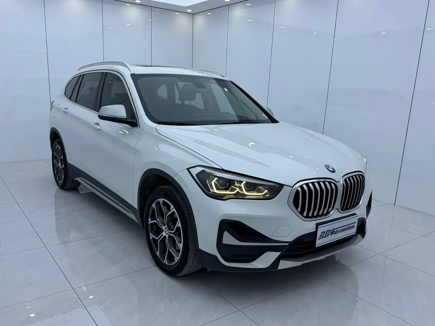 BMW X1 2022 sDrive20Li Fashion фото 3