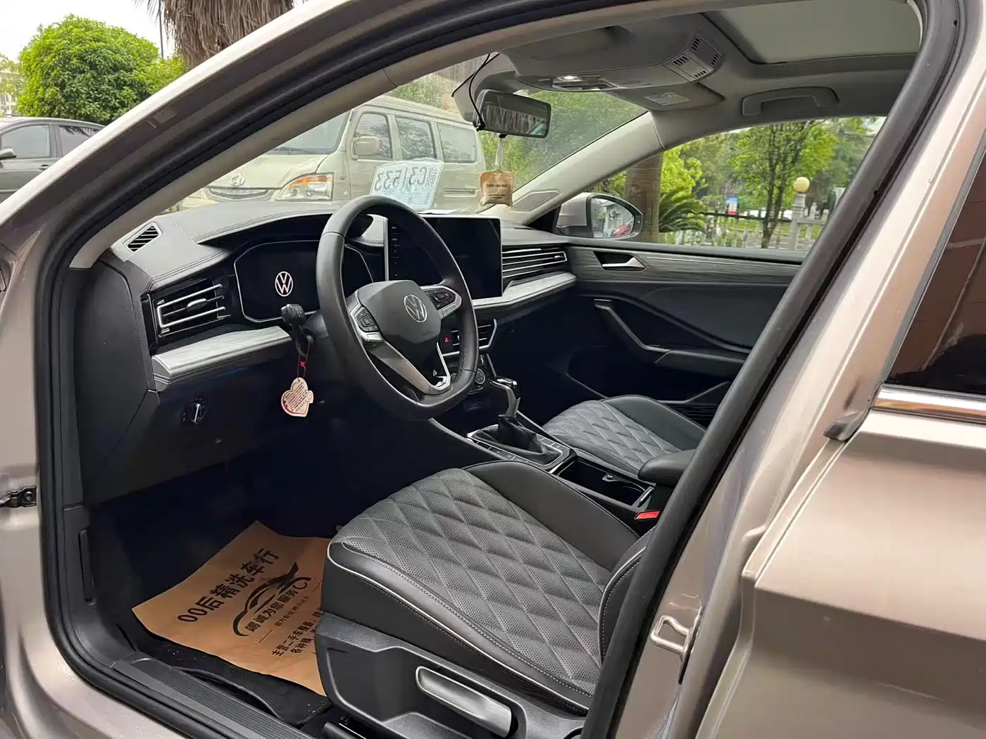 Volkswagen Sagitar 2023 300TSI DSG Surpassing Edition фото 4