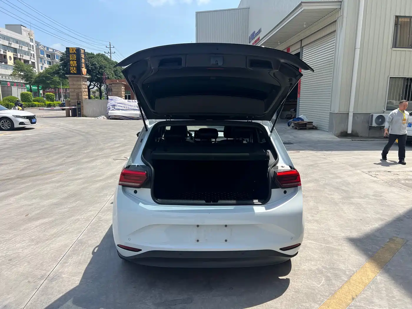 Volkswagen ID.3 2023 Pure Smart Edition фото 8