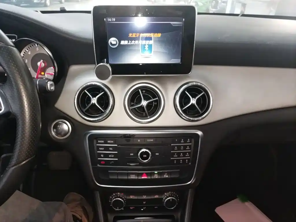 Mercedes-Benz CLA (Import) 2016 CLA 200 Fashion фото 13