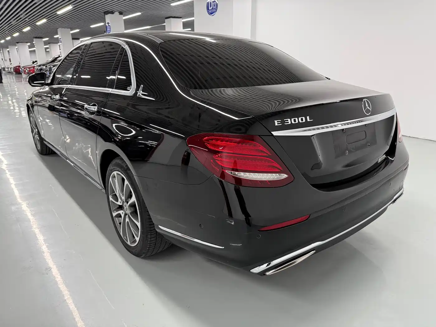 Mercedes-Benz E-Class 2018 E 300 L Luxury фото 13