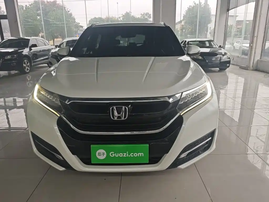 Фото 3 - Honda UR-V