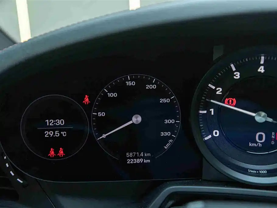 PORSCHE 911