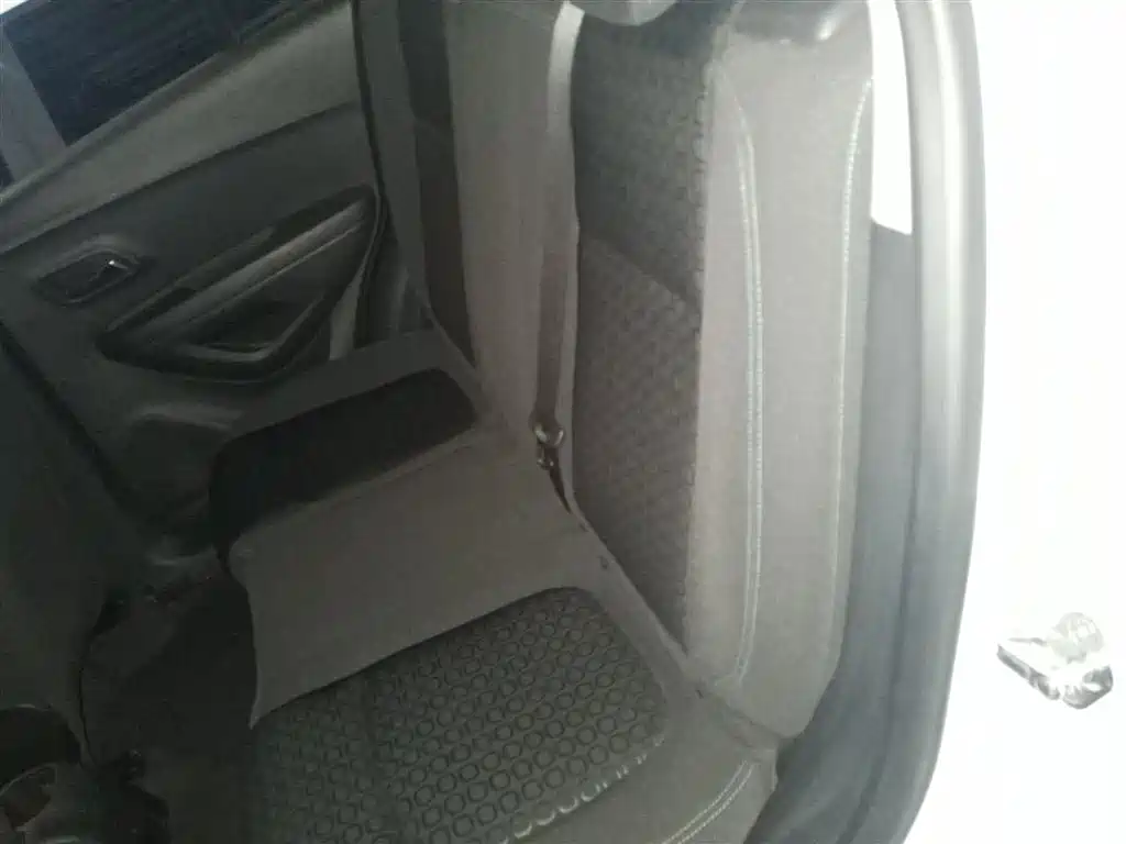 Chevrolet Trax 2016 1.4T Automatic 2WD Comfort Sunroof Edition фото 10