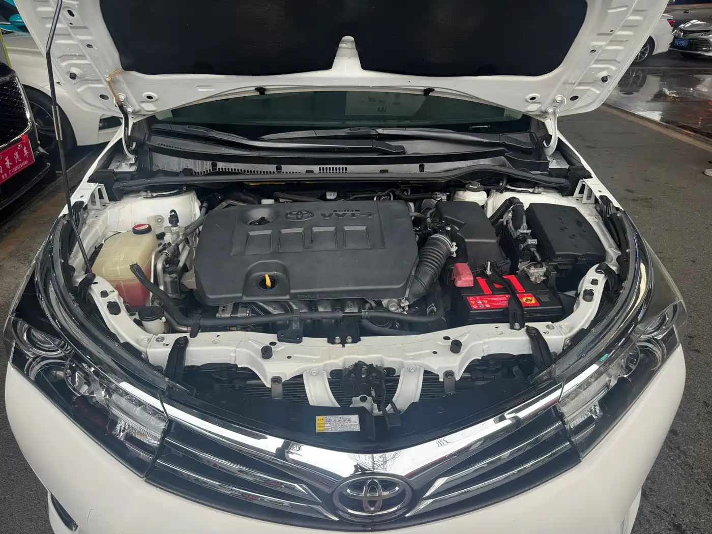 Toyota Corolla 2014 1.8L CVT GLX-i фото 8