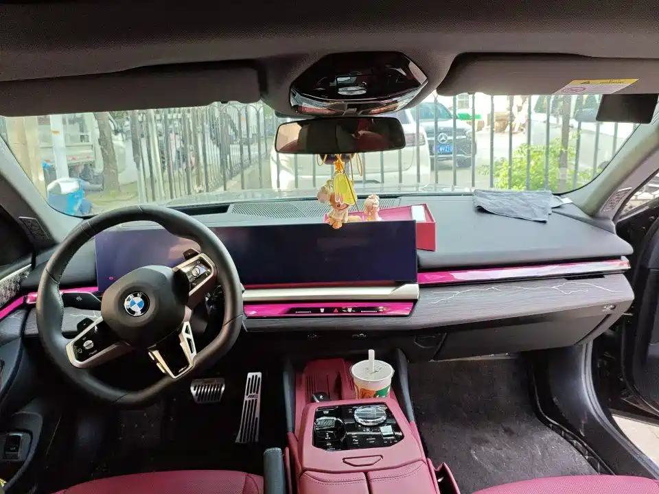 BMW 5 Series 2025 530Li Premium M Sport Package фото 5