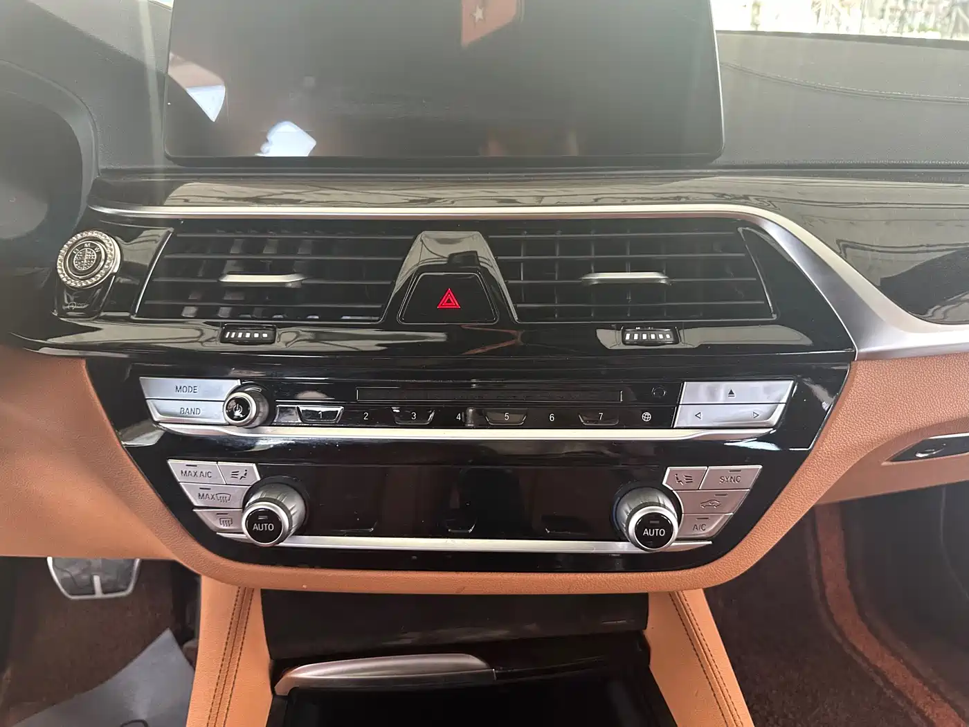BMW 5 Series 2019 530Li Premium M Sport Package фото 27