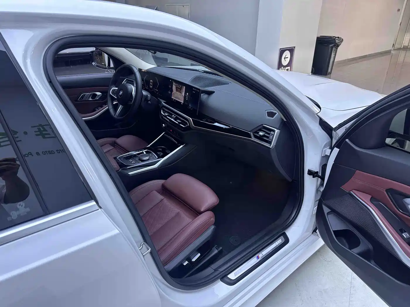 BMW 3 Series 2023 320Li M Sport Package фото 11