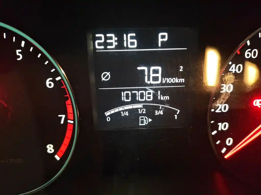 Volkswagen Polo 2014 1.6L Cross Polo Automatic фото 5