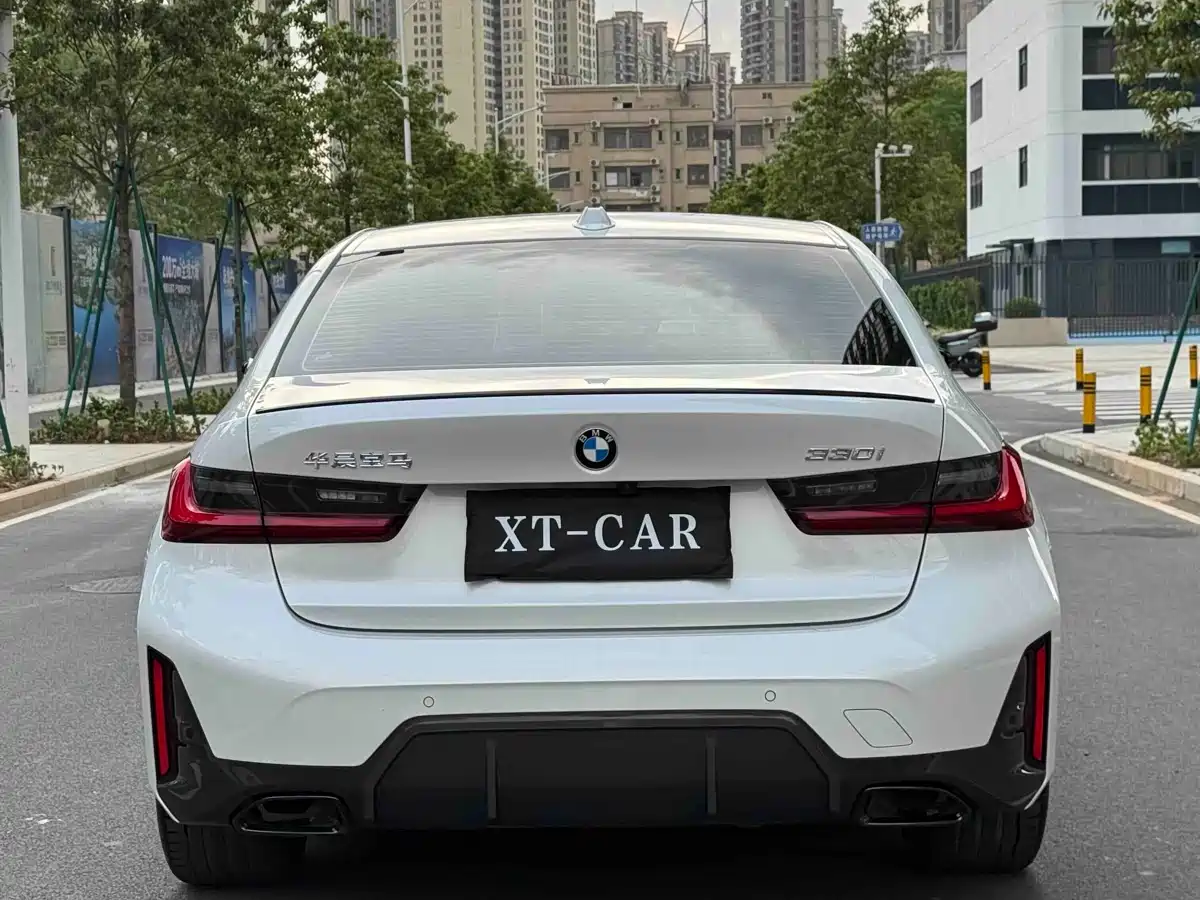 BMW 3 Series 2023 330i M Sport Shadow Edition фото 8
