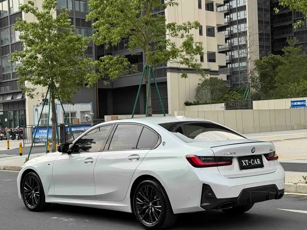 BMW 3 Series 2023 330i M Sport Shadow Edition фото 9