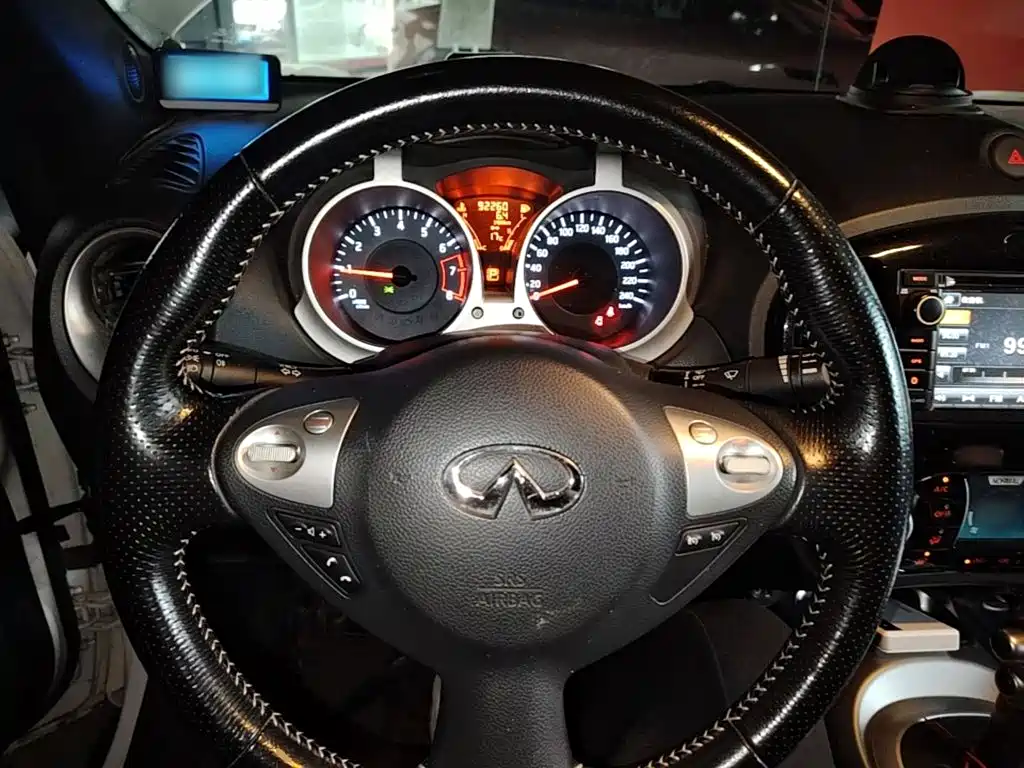 Infiniti ESQ 2017 2014 1.6L Free Edition