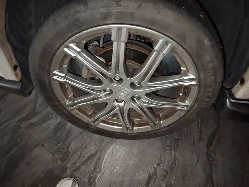 Infiniti ESQ 2017 2014 1.6L Free Edition