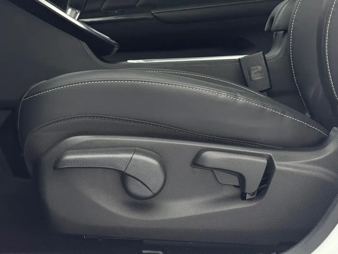 Haval M6 2021 PLUS 1.5T DCT Luxury Smart Connect фото 21