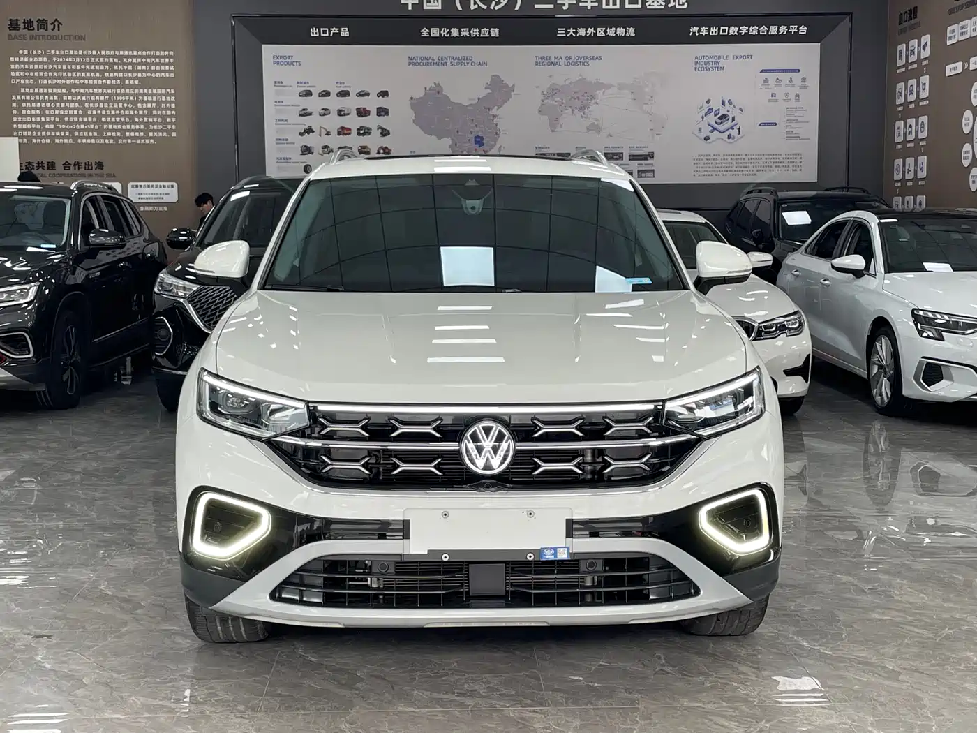 Volkswagen Tayron 2023 280TSI 2WD Luxury Plus Advanced Edition фото 2