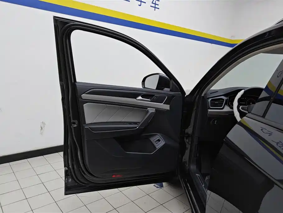 Volkswagen Tayron 2023 330TSI 2WD Luxury Plus Advanced Edition фото 7