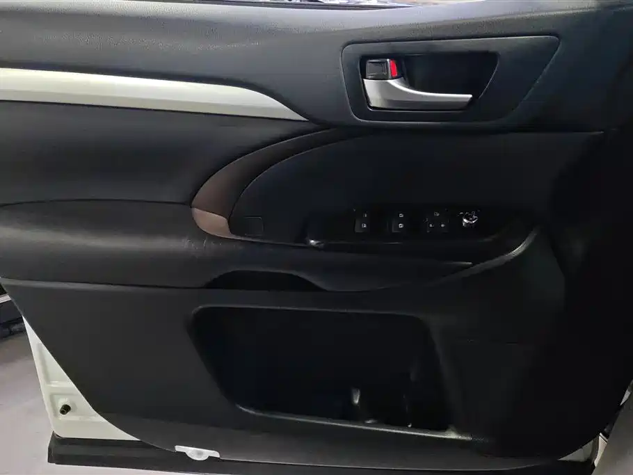 Toyota Highlander 2018 2.0T 4WD Luxury 7-seater (China V) фото 7
